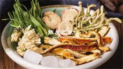 黃芪當歸構杞桑椹紅花陳皮能一起泡水喝嗎