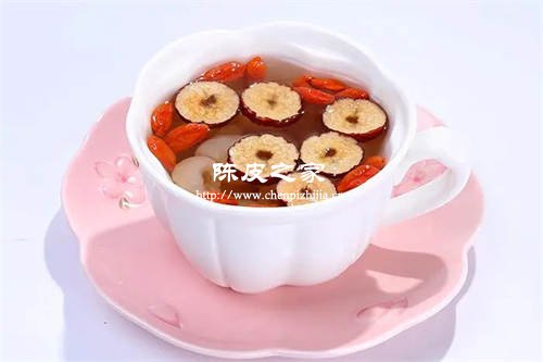 紅棗枸杞桂圓陳皮泡水喝的功效是什么