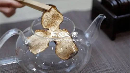 新會(huì)陳皮煮水好還是泡水好