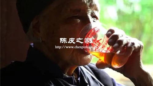 80多歲的老人能不能泡陳皮水喝