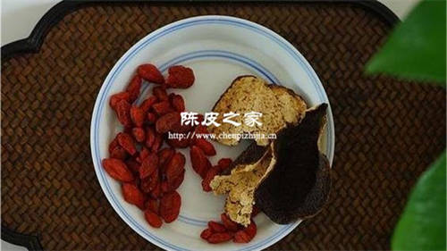陳皮可不可以和枸杞一起泡水喝