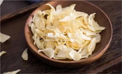百合能和陳皮一起泡水喝嗎