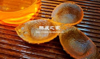 陳皮水和陳皮百合水是一樣的嗎，功效上面有什么區(qū)別嗎